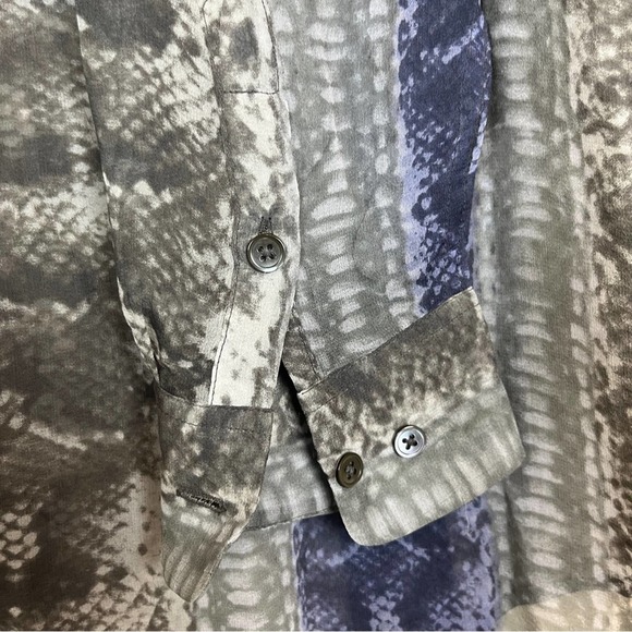 EQUIPMENT Reptile Print Silk Long Sleeve Collared Blouse SMALL Sheer Office - Picture 4 of 4